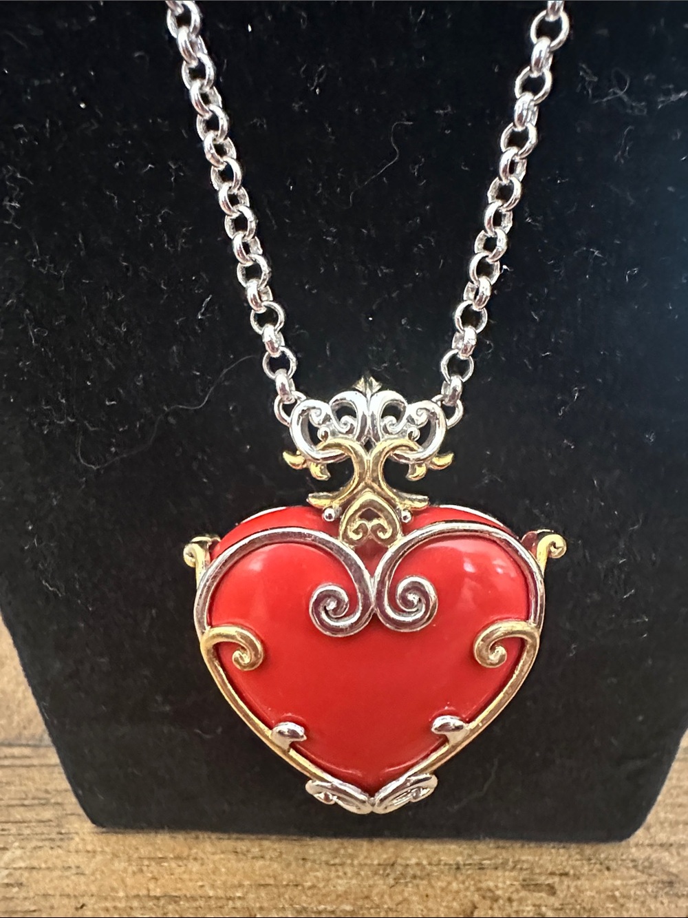 Red Heart Filigree Pendant Necklace - Elegant Women's Jewelry